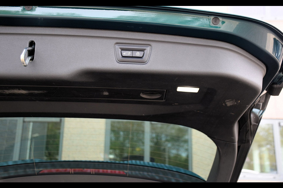 BMW 3 Serie Touring 330e*M-Pakket*Dak*Trekhaak*112Dkm**Keyless*2023*Boston Green*INDIVIDUAL*