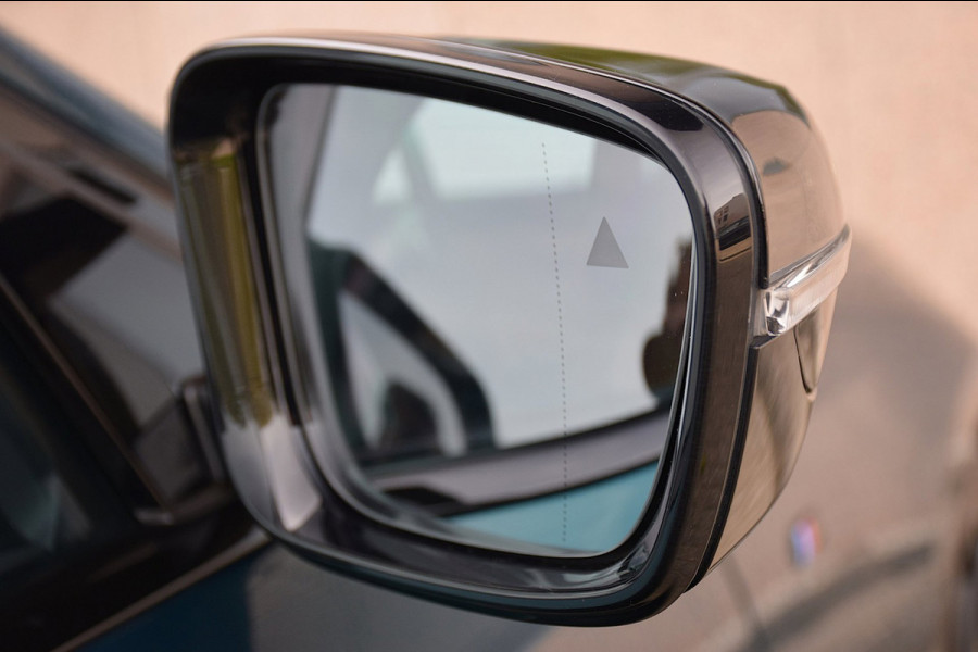 BMW 3 Serie Touring 330e*M-Pakket*Dak*Trekhaak*112Dkm**Keyless*2023*Boston Green*INDIVIDUAL*