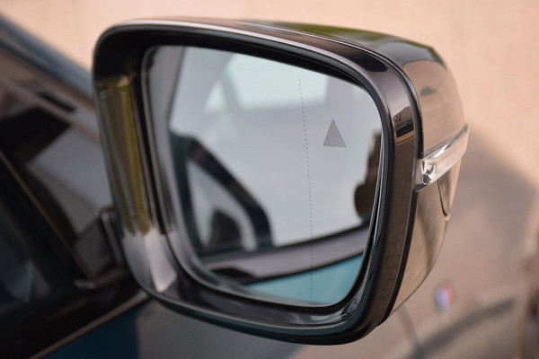 BMW 3 Serie Touring 330e*M-Pakket*Dak*Trekhaak*112Dkm**Keyless*2023*Boston Green*INDIVIDUAL*