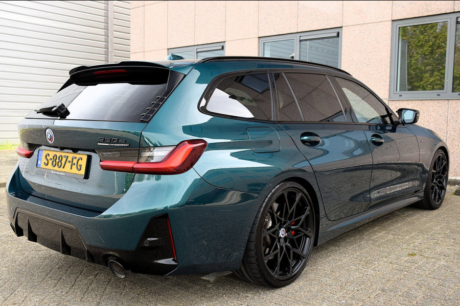 BMW 3 Serie Touring 330e*M-Pakket*Dak*Trekhaak*112Dkm**Keyless*2023*Boston Green*INDIVIDUAL*