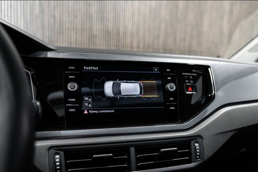 Volkswagen Polo 1.0 TSI R-line DSG PANO KEYLESS