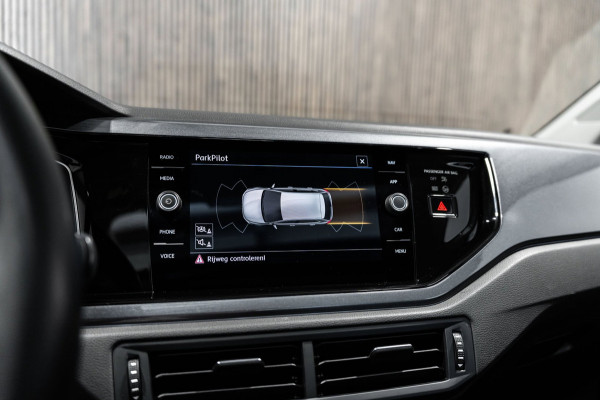 Volkswagen Polo 1.0 TSI R-line DSG PANO KEYLESS