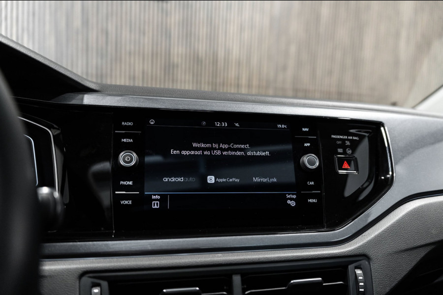Volkswagen Polo 1.0 TSI R-line DSG PANO KEYLESS