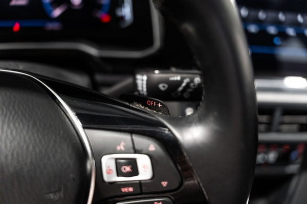 Volkswagen Polo 1.0 TSI R-line DSG PANO KEYLESS