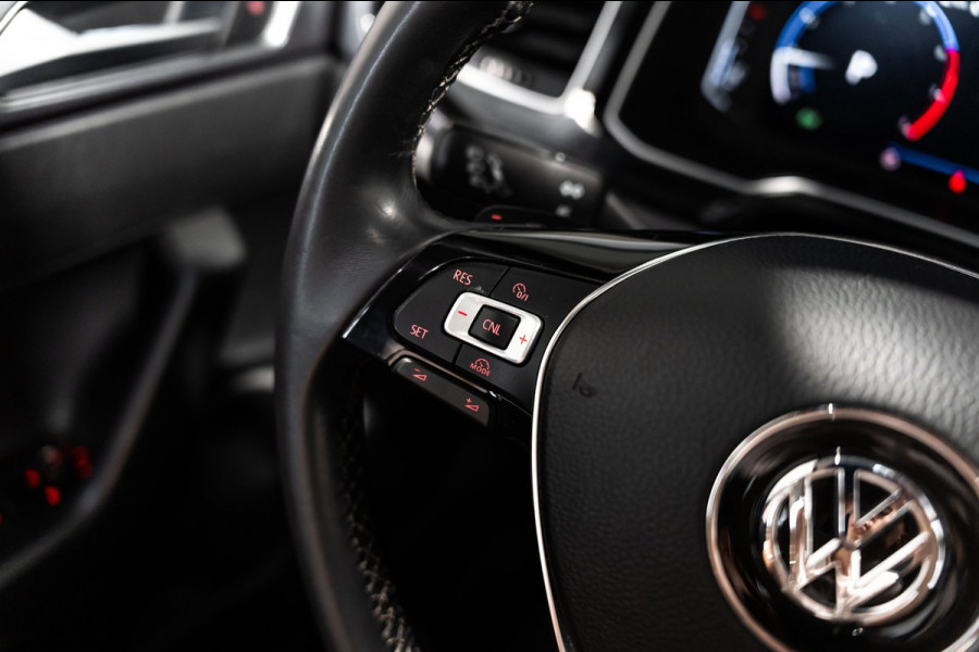 Volkswagen Polo 1.0 TSI R-line DSG PANO KEYLESS