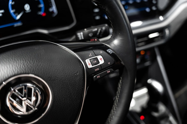 Volkswagen Polo 1.0 TSI R-line DSG PANO KEYLESS