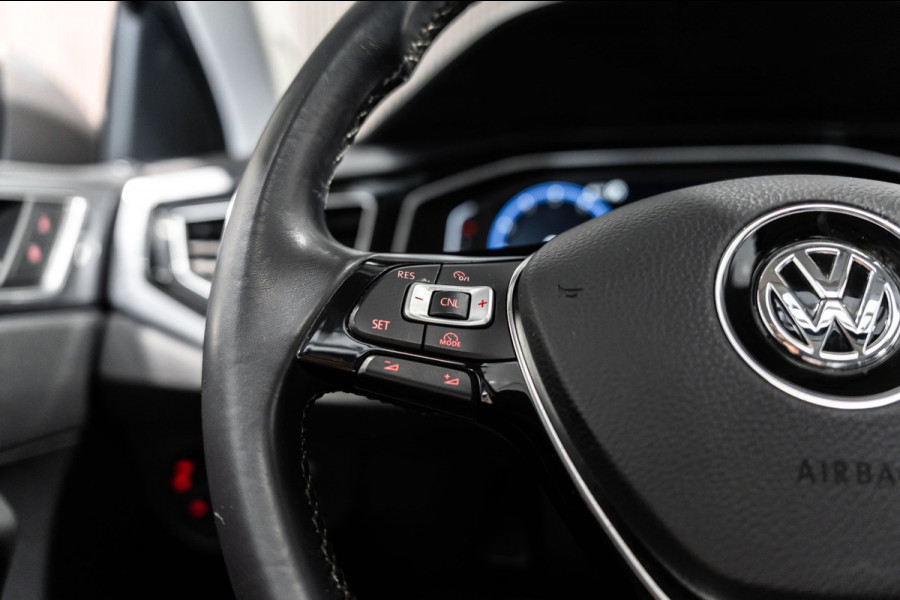 Volkswagen Polo 1.0 TSI R-line DSG PANO KEYLESS