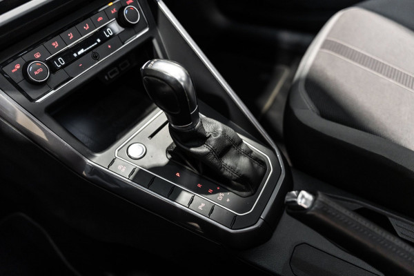 Volkswagen Polo 1.0 TSI R-line DSG PANO KEYLESS