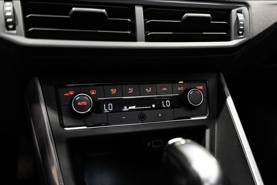 Volkswagen Polo 1.0 TSI R-line DSG PANO KEYLESS