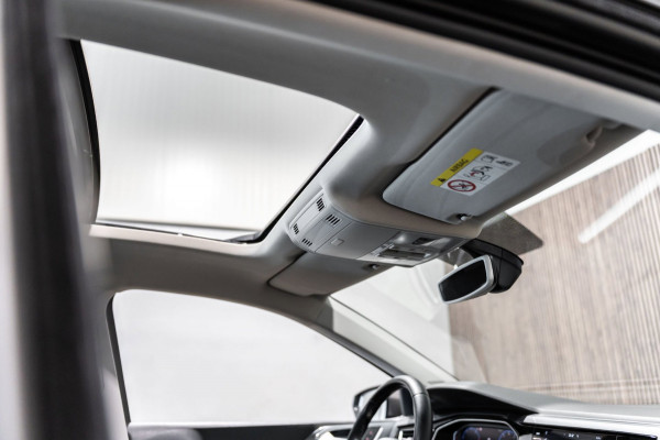 Volkswagen Polo 1.0 TSI R-line DSG PANO KEYLESS