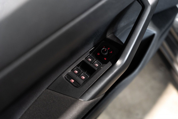 Volkswagen Polo 1.0 TSI R-line DSG PANO KEYLESS
