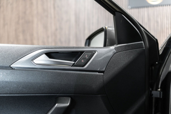 Volkswagen Polo 1.0 TSI R-line DSG PANO KEYLESS