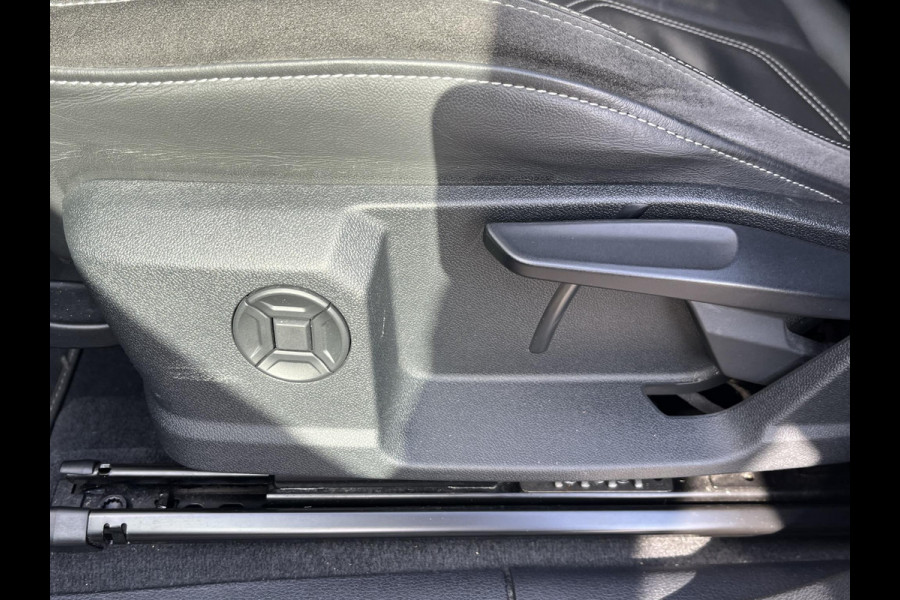 Audi Q3 Sportback 45 TFSI e S-LINE LEDEREN SPORTSTOELEN| STOELVERWARMING| ADAPTIVE CRUISE CONTROL| FULL LED| DODE HOEK SENSOR| RIJKLAARPRIJS INCL. 12 MND BOVAG GARANTIE