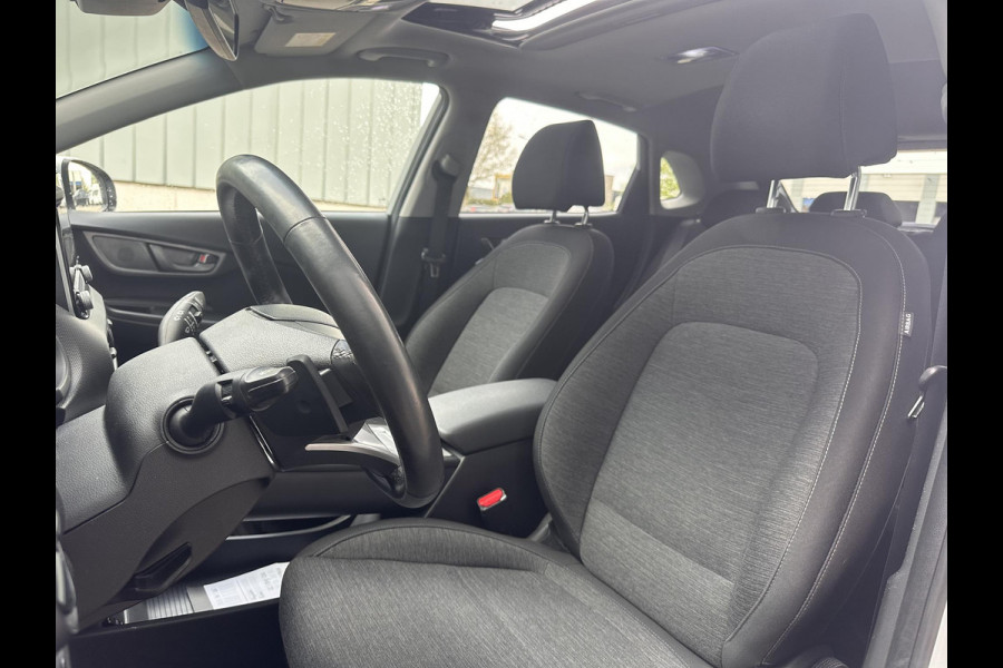 Hyundai Kona EV Fashion Sky 64 kWh | SOH: 96,4% | Dode Hoek Detectie | ACC | Pano | Camera |