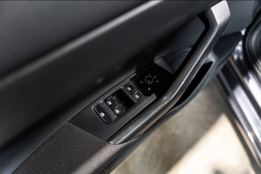 Volkswagen Taigo 1.5 TSI R-Line IQ DSG PANO CAMERA FULL OPTIES