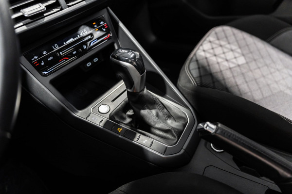 Volkswagen Taigo 1.5 TSI R-Line IQ DSG PANO CAMERA FULL OPTIES