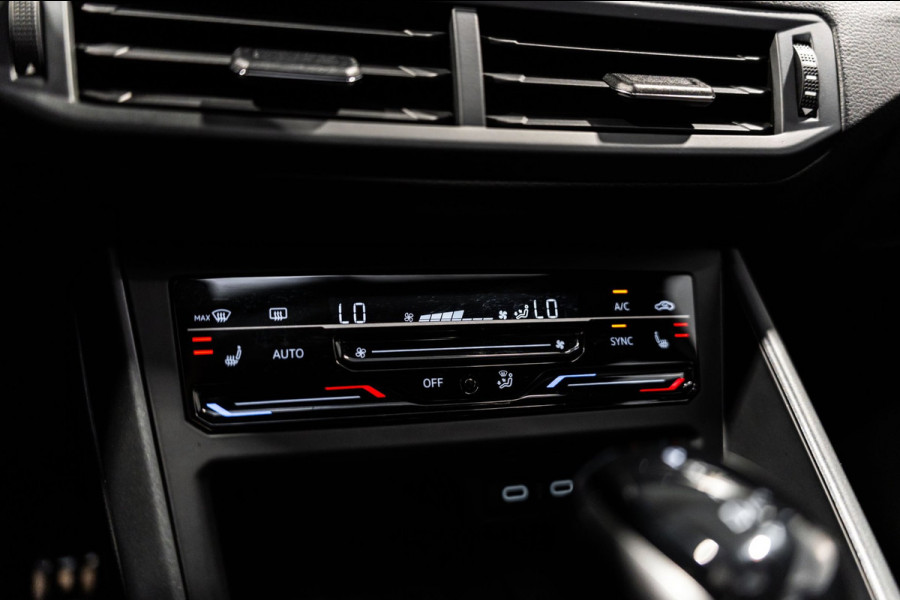 Volkswagen Taigo 1.5 TSI R-Line IQ DSG PANO CAMERA FULL OPTIES