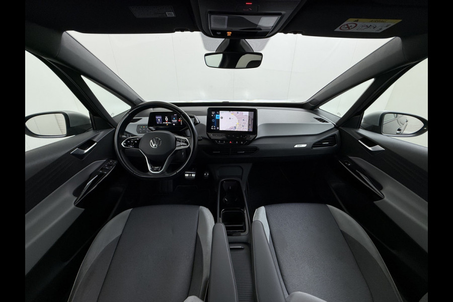 Volkswagen ID.3 First Plus 62kWh Trekhaak Navi-Pro Adap.Cruise Camera Matrix led 19" Ecc Apple Carplay Android Auto SOH 91% Stoel+Stuurverwarming Lmv Privacy Glas Keyless Rijstrooksensor Origineel Nederlandse Auto  € 44.000 nieuw!