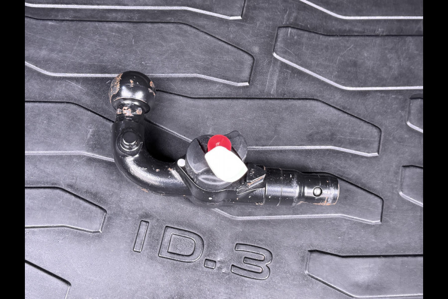 Volkswagen ID.3 First Plus 62kWh Trekhaak Navi-Pro Adap.Cruise Camera Matrix led 19" Ecc Apple Carplay Android Auto SOH 91% Stoel+Stuurverwarming Lmv Privacy Glas Keyless Rijstrooksensor Origineel Nederlandse Auto  € 44.000 nieuw!