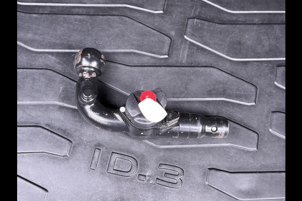 Volkswagen ID.3 First Plus 62kWh Trekhaak Navi-Pro Adap.Cruise Camera Matrix led 19" Ecc Apple Carplay Android Auto SOH 91% Stoel+Stuurverwarming Lmv Privacy Glas Keyless Rijstrooksensor Origineel Nederlandse Auto  € 44.000 nieuw!