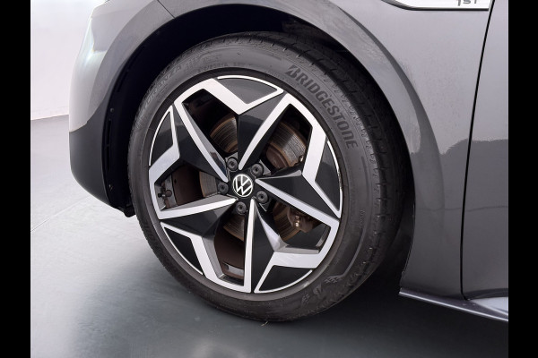 Volkswagen ID.3 First Plus 62kWh Trekhaak Navi-Pro Adap.Cruise Camera Matrix led 19" Ecc Apple Carplay Android Auto SOH 91% Stoel+Stuurverwarming Lmv Privacy Glas Keyless Rijstrooksensor Origineel Nederlandse Auto  € 44.000 nieuw!