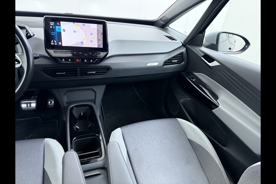 Volkswagen ID.3 First Plus 62kWh Trekhaak Navi-Pro Adap.Cruise Camera Matrix led 19" Ecc Apple Carplay Android Auto SOH 91% Stoel+Stuurverwarming Lmv Privacy Glas Keyless Rijstrooksensor Origineel Nederlandse Auto  € 44.000 nieuw!