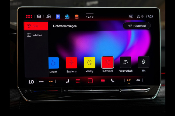 Volkswagen Golf 1.5 eTSI 3X R-Line Edition|PANO|IQ LIGHTS|VIRTUAL|ACC|FABRIEKSGARANTIE|SFEERVERLICHTING|CARPLAY|DEALER ONDERHOUDEN