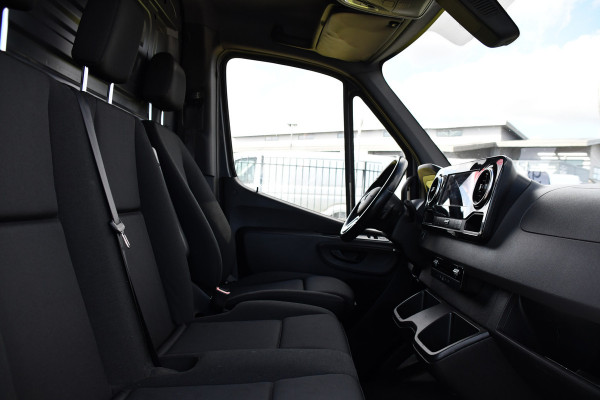 Mercedes-Benz Sprinter 319 V6 3.0 CDI L2H2 PB Edition Camera, Cruise, Carplay, 10,5'' Mbux, LED, Sensoren, 190pk, Uniek!  Automaat, Uniek!