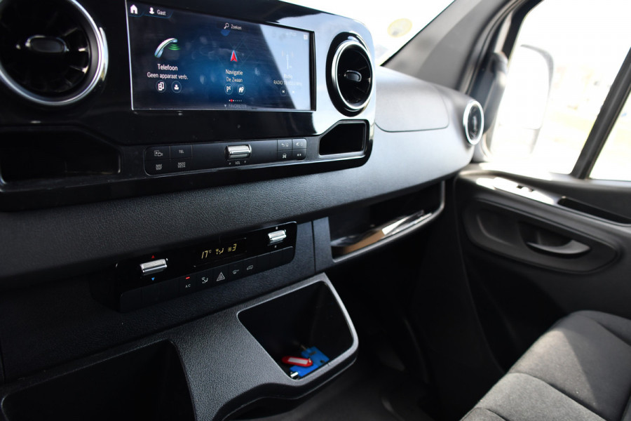 Mercedes-Benz Sprinter 319 V6 3.0 CDI L2H2 PB Edition Camera, Cruise, Carplay, 10,5'' Mbux, LED, Sensoren, 190pk, Uniek!  Automaat, Uniek!