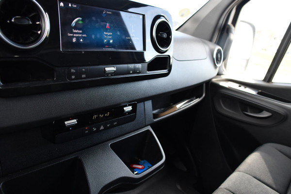 Mercedes-Benz Sprinter 319 V6 3.0 CDI L2H2 PB Edition Camera, Cruise, Carplay, 10,5'' Mbux, LED, Sensoren, 190pk, Uniek!  Automaat, Uniek!