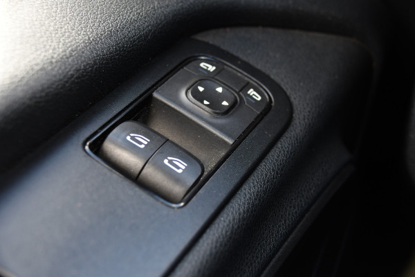 Mercedes-Benz Sprinter 319 V6 3.0 CDI L2H2 PB Edition Camera, Cruise, Carplay, 10,5'' Mbux, LED, Sensoren, 190pk, Uniek!  Automaat, Uniek!