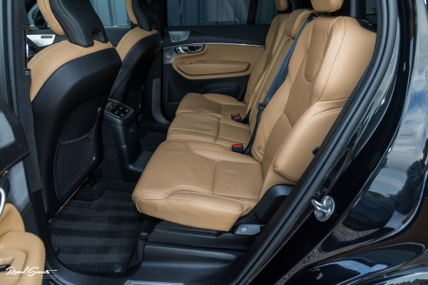 Volvo XC90 2.0 T8 Plug-in hybrid AWD Ultra Dark Long Range Luchtvering | Bowers&Wilkins | Zwenkbare trekhaak | Panorama dak | Stoelverkoeling + massage |