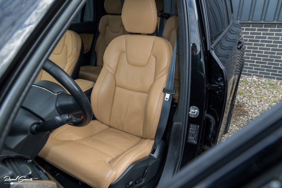 Volvo XC90 2.0 T8 Plug-in hybrid AWD Ultra Dark Long Range Luchtvering | Bowers&Wilkins | Zwenkbare trekhaak | Panorama dak | Stoelverkoeling + massage |