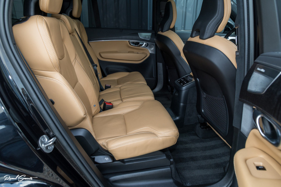 Volvo XC90 2.0 T8 Plug-in hybrid AWD Ultra Dark Long Range Luchtvering | Bowers&Wilkins | Zwenkbare trekhaak | Panorama dak | Stoelverkoeling + massage |