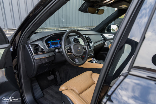 Volvo XC90 2.0 T8 Plug-in hybrid AWD Ultra Dark Long Range Luchtvering | Bowers&Wilkins | Zwenkbare trekhaak | Panorama dak | Stoelverkoeling + massage |