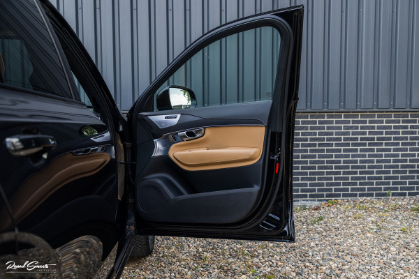 Volvo XC90 2.0 T8 Plug-in hybrid AWD Ultra Dark Long Range Luchtvering | Bowers&Wilkins | Zwenkbare trekhaak | Panorama dak | Stoelverkoeling + massage |