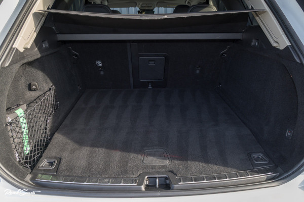 Volvo XC60 2.0 T6 Plug-in hybrid AWD Plus Dark Long range | Long Range | Panorama dak | Zwenkbare trekhaak | Harman Kardon | Memory |