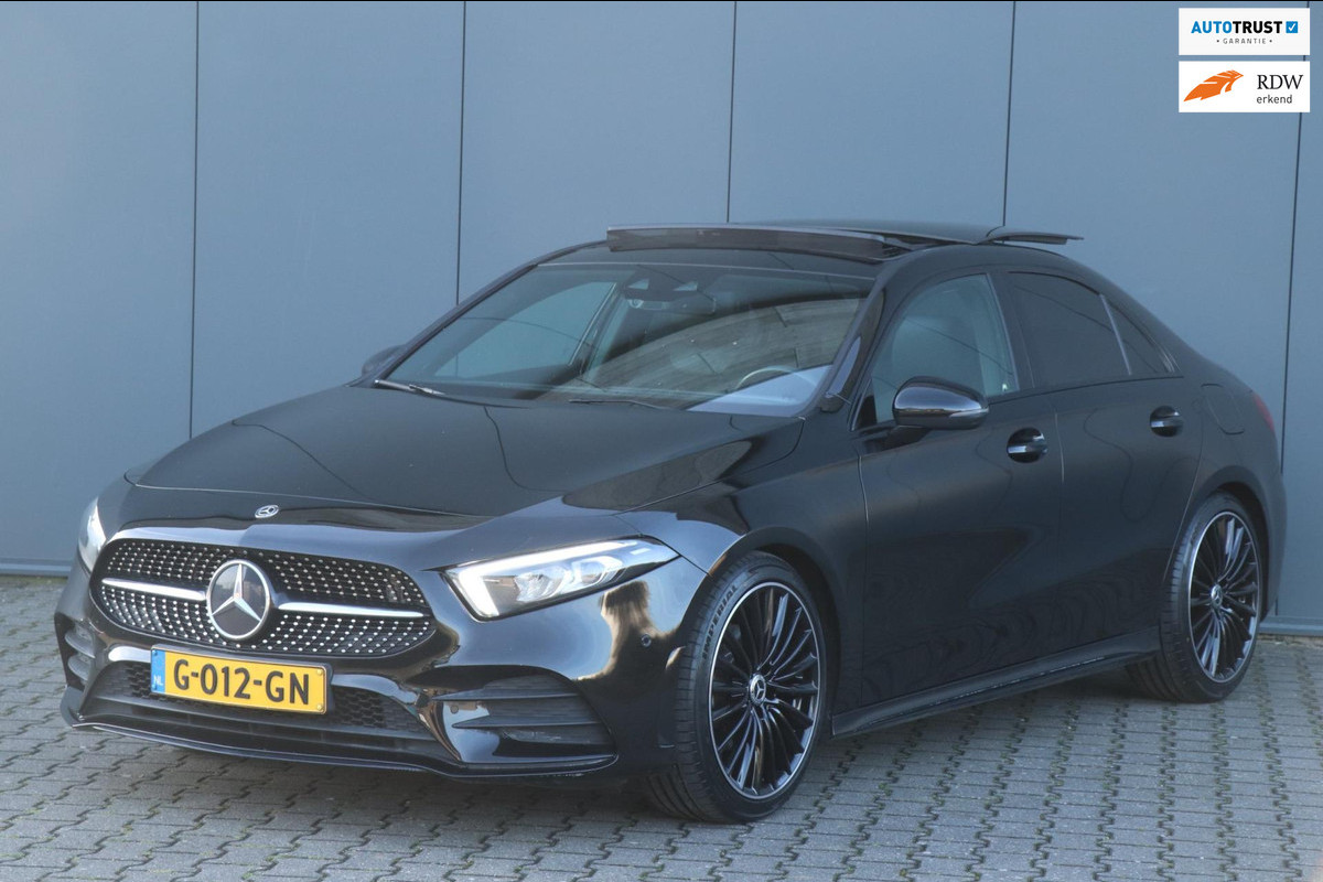 Mercedes-Benz A-Klasse 180 AMG | PANO | Sfeerverlichting | Camera | Nette auto!