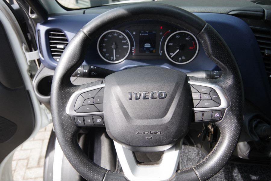 Iveco Daily 35C18H 3.0 N1! BAKWAGEN, LAADKLEP, ZIJDEUR, 180PK AUT. LED, CAMERA, NAVI, CRUISE, GEVEERDE STOEL