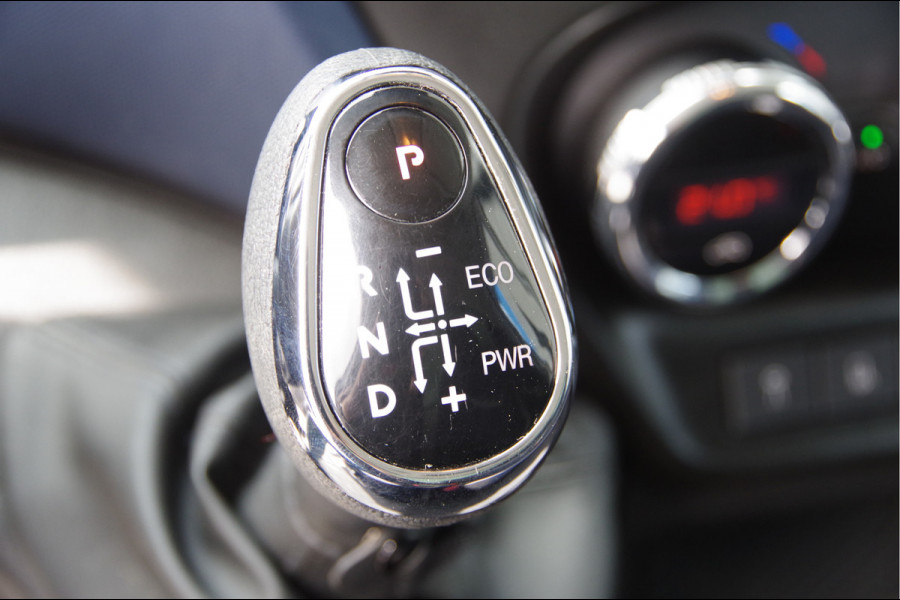 Iveco Daily 35C18H 3.0 N1! BAKWAGEN, LAADKLEP, ZIJDEUR, 180PK AUT. LED, CAMERA, NAVI, CRUISE, GEVEERDE STOEL