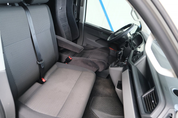 Volkswagen Transporter 2.0 TDI L2H1 150PK 28 Automaat - N.A.P. Airco, Cruise, Navi, PDC.