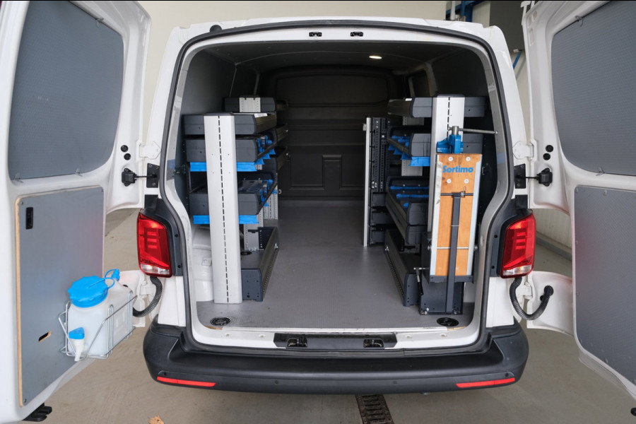 Volkswagen Transporter 2.0 TDI L2H1 150PK 28 Automaat - N.A.P. Airco, Cruise, Navi, PDC.