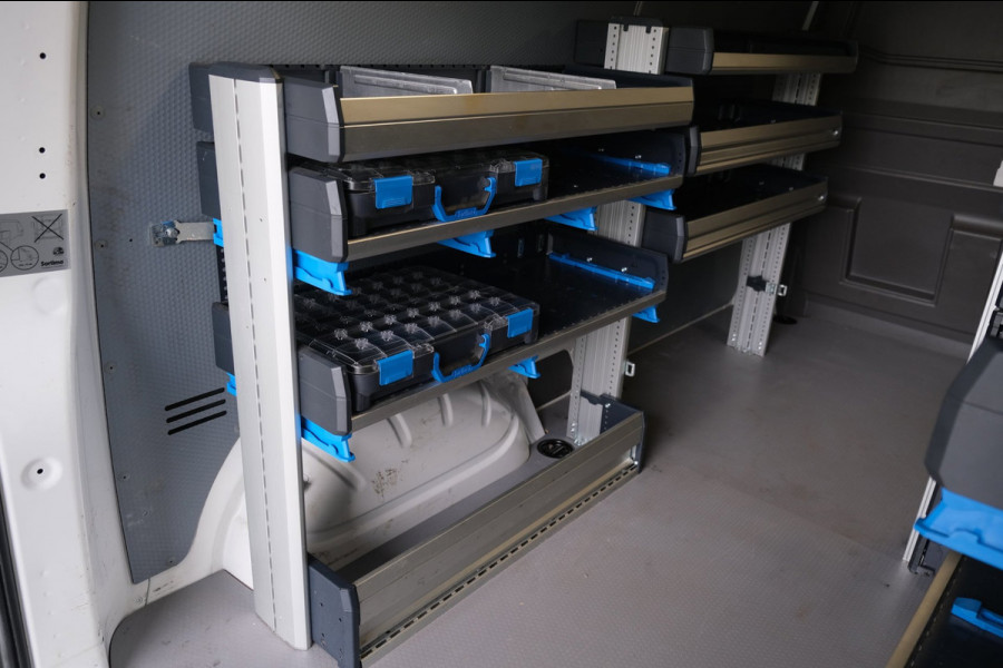 Volkswagen Transporter 2.0 TDI L2H1 150PK 28 Automaat - N.A.P. Airco, Cruise, Navi, PDC.