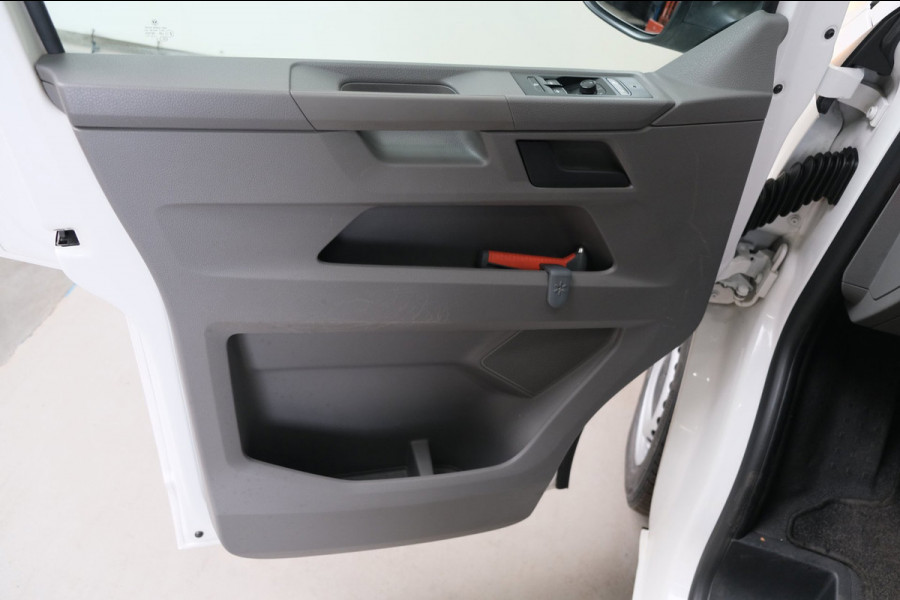 Volkswagen Transporter 2.0 TDI L2H1 150PK 28 Automaat - N.A.P. Airco, Cruise, Navi, PDC.