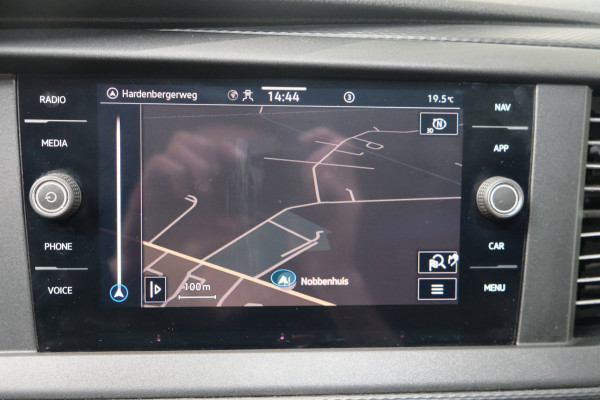 Volkswagen Transporter 2.0 TDI L2H1 150PK 28 Automaat - N.A.P. Airco, Cruise, Navi, PDC.