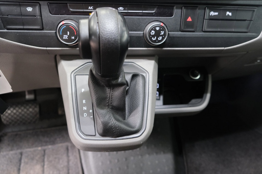 Volkswagen Transporter 2.0 TDI L2H1 150PK 28 Automaat - N.A.P. Airco, Cruise, Navi, PDC.