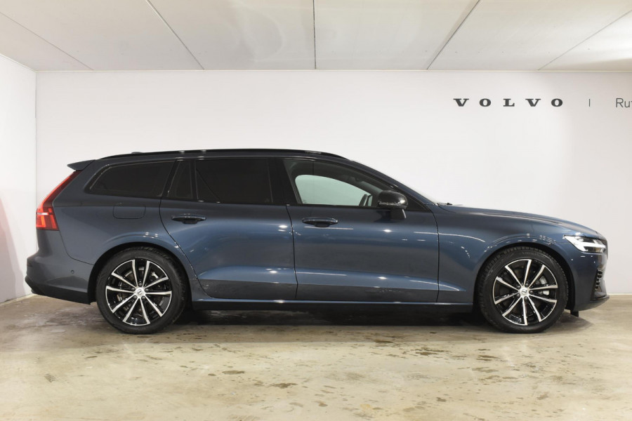 Volvo V60 T6 350PK Automaat Plug-in hybrid AWD Plus Dark / Navigatie / Adaptive Cruise control / 360 Camera / Harman Kardon / Stuur & Stoelverwarming / LM Velgen / Trekhaak