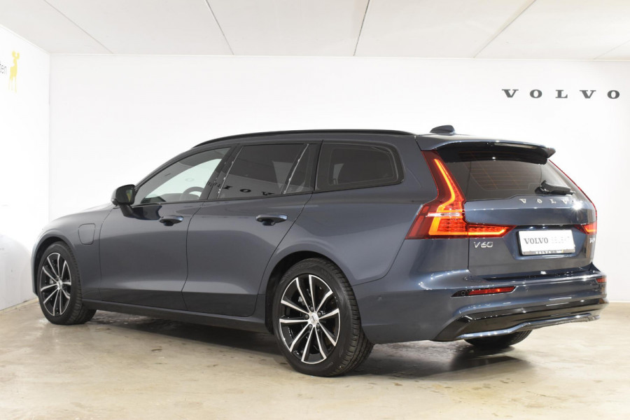 Volvo V60 T6 350PK Automaat Plug-in hybrid AWD Plus Dark / Navigatie / Adaptive Cruise control / 360 Camera / Harman Kardon / Stuur & Stoelverwarming / LM Velgen / Trekhaak