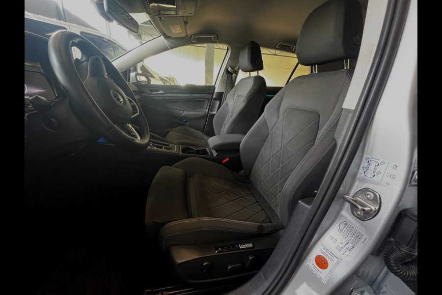 Volkswagen Golf 1.4 eHybrid Style plugin_204PK_Carplay_stoel massage_ACC