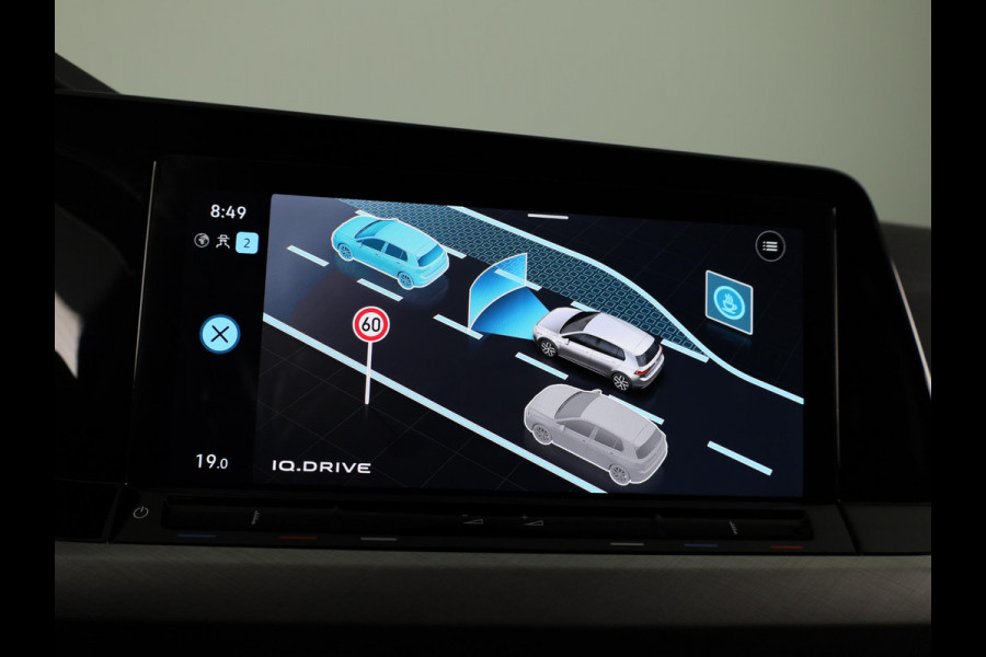 Volkswagen Golf 1.5 TSI Life Business 130 pk | Navigatie | Parkeersensoren (Park assist) | Adaptieve cruise control | Elektr. bestuurdersstoel | Autom. airco |